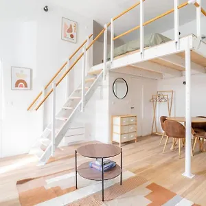 https://bel-appartement-cosy-avec-mezzanine.lillehotels.org